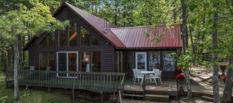 Northwoods cabin with private dock