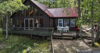 Northwoods cabin with private dock