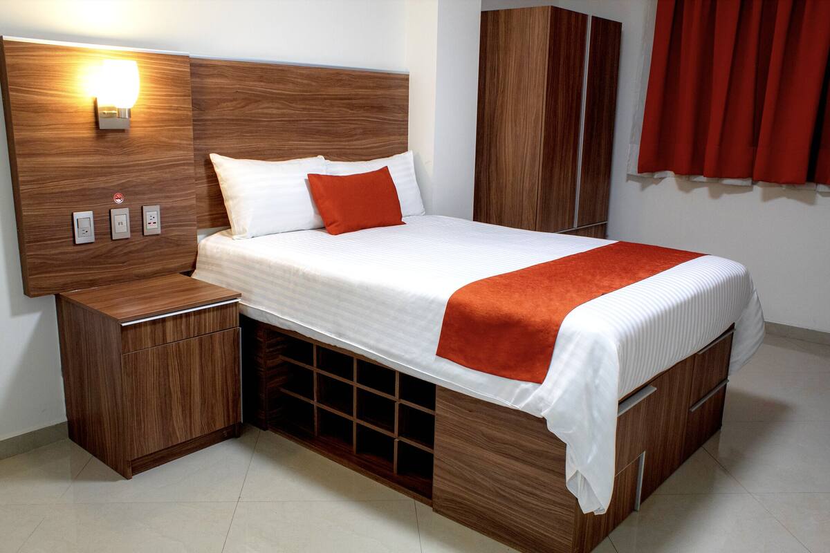 Double Room | Cadar kapas Mesir, peralatan tempat tidur premium, gebar bulu kapas 