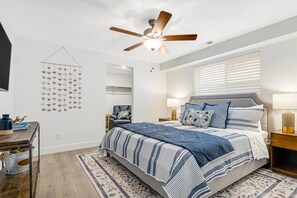 6 bedrooms, iron/ironing board, Internet, bed sheets