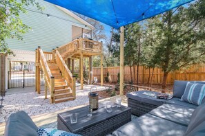 Terrace/patio - Dog Friendly, Beach House Just Minutes From The Beach (Oak Island)