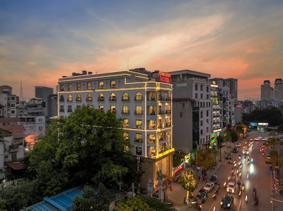 Reyna Luxury Hotel