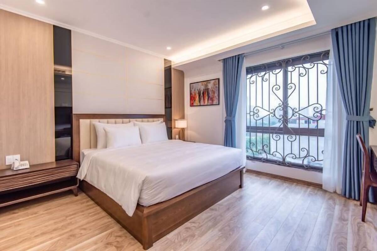 Memory-foam beds, minibar, in-room safe, desk