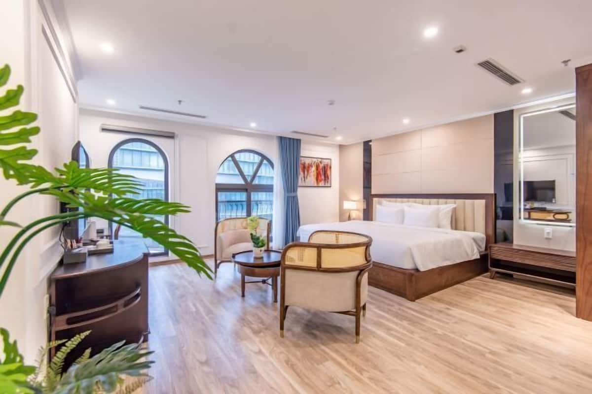 Memory-foam beds, minibar, in-room safe, desk