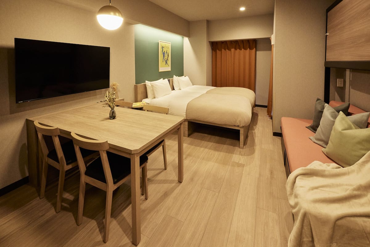 Desk, soundproofing, iron/ironing board, free WiFi