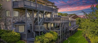 New! Luxury Gateway w/ Home Theater & Decks!