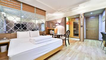 Quarto casal com design assinado, sauna seca, vista para o parque | Roupas de cama premium, individualmente decorados