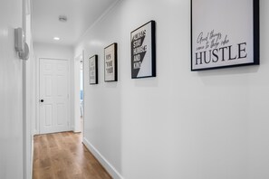 Interior - Comfortable 3 Bedroom House w/ AC + Free Wi-Fi (East Palo Alto)