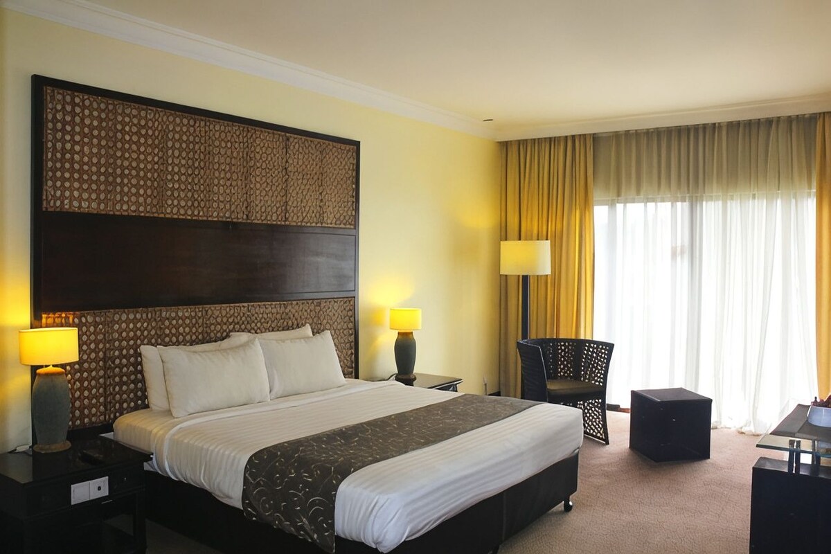 Minibar, in-room safe, desk, blackout drapes