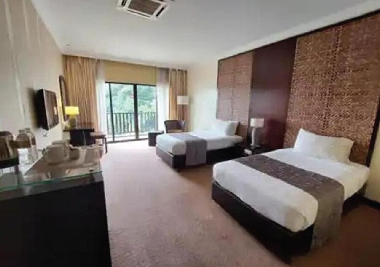 Minibar, in-room safe, desk, blackout drapes