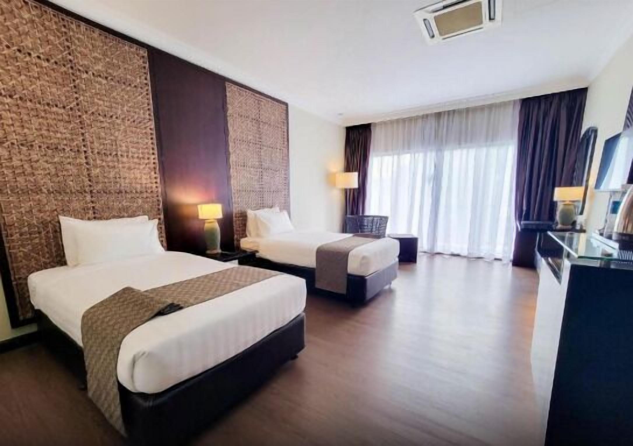 Minibar, in-room safe, desk, blackout curtains