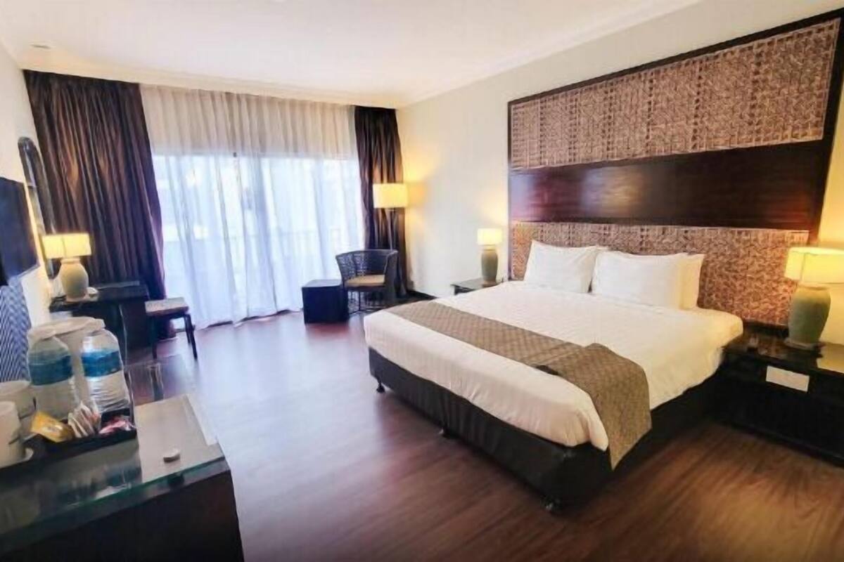 Minibar, una cassaforte in camera, una scrivania, tende oscuranti