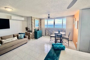 Fernseher, Tischtennisplatte