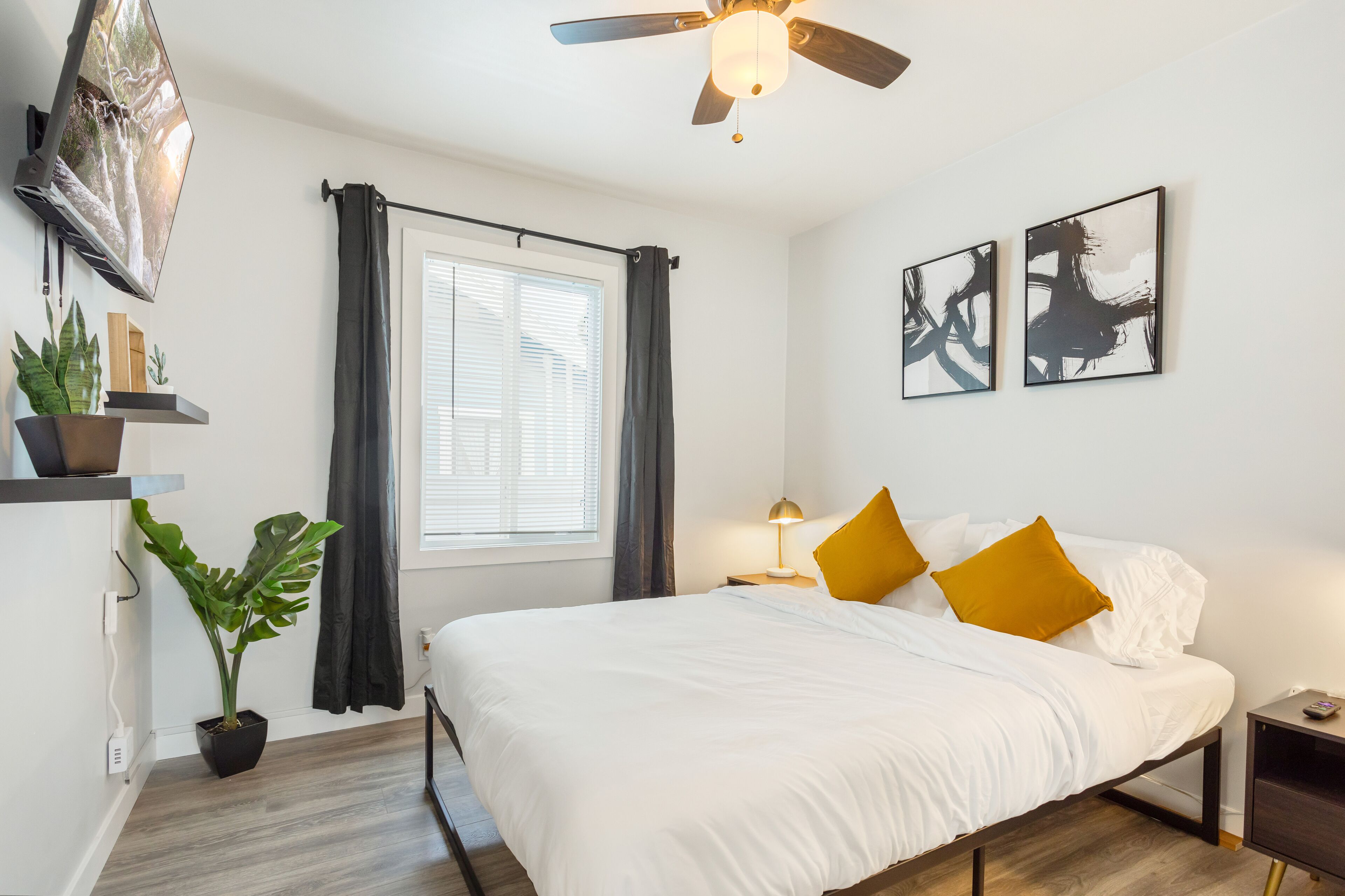 Cozy Home near Downtown & 12 min to Disneyland