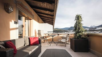 Panoramic Studio Suite | Balcony