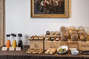 Petit déjeuner buffet compris tous les jours