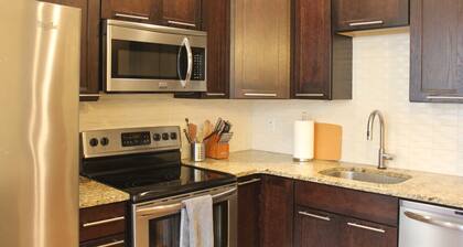 131 Cedar 3 · Charming 2BR Luxury Apartment in Downtown Kalamazoo
