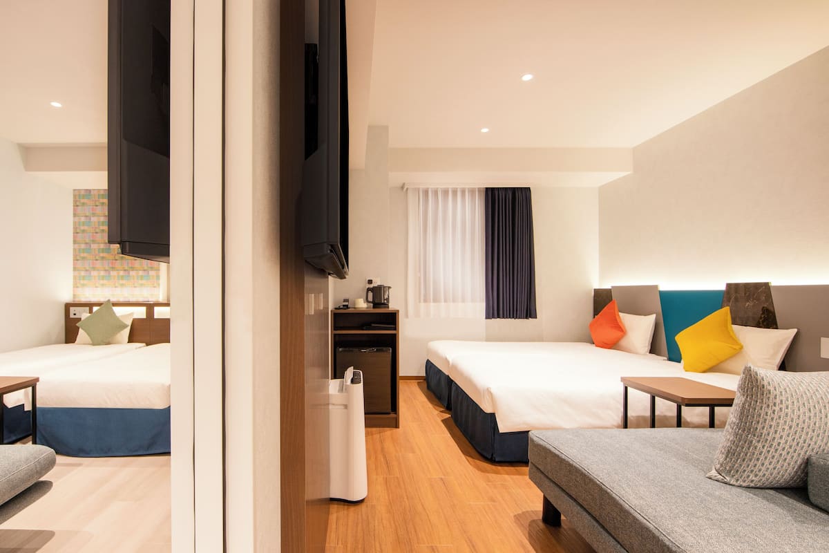 Room, Non Smoking (for 4 people) | Wi-fi percuma, cadar katil