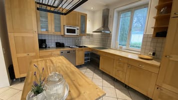 Kühlschrank, Ofen, Herdplatte, Geschirrspüler