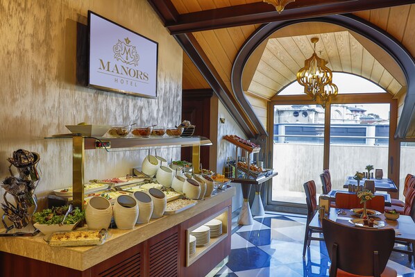 包含每日自助早餐