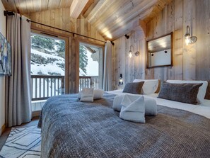 4 bedrooms, free WiFi, bed sheets