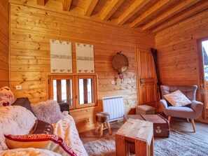 TV - Renovated apartment, 3 bedrooms, pets allowed, parking, close to Grand Massif (Morillon Village)