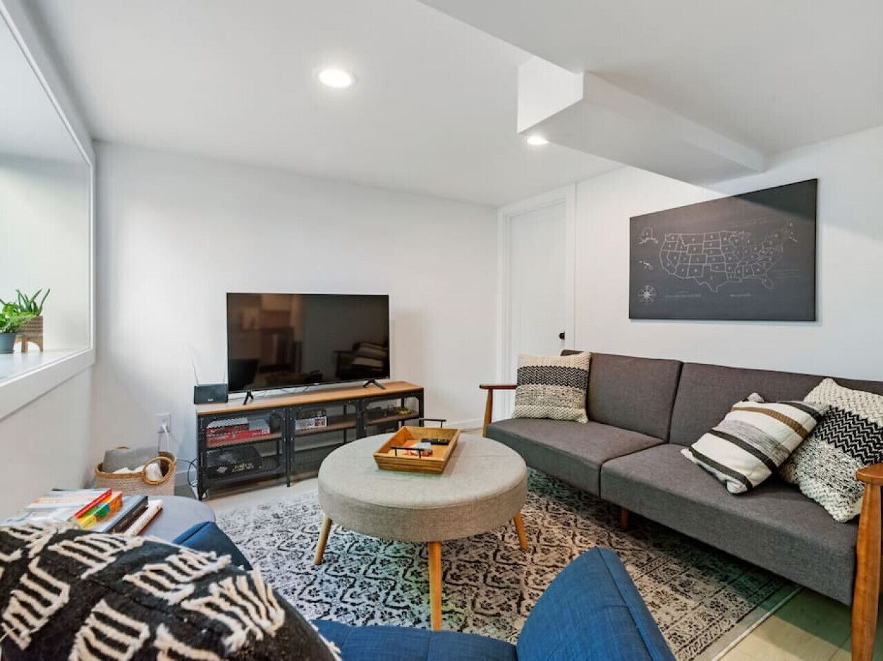Newly Renovated Hawthorne Retreat- Private Apt!