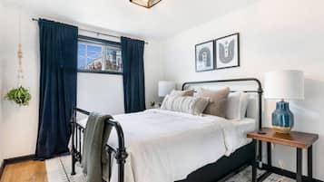 3 bedrooms, desk, iron/ironing board, WiFi