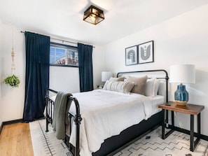 3 bedrooms, desk, iron/ironing board, WiFi