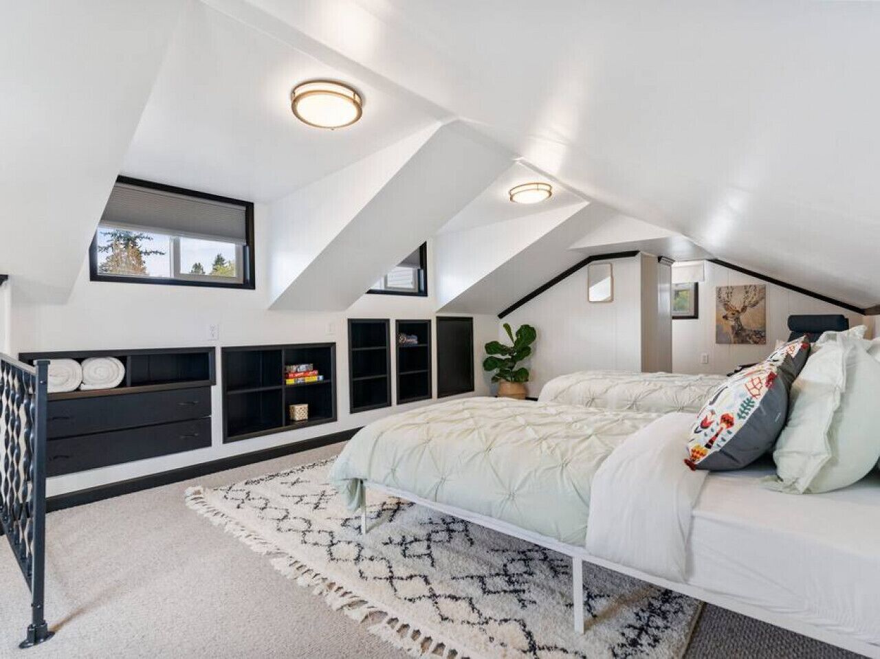 3 makuuhuonetta, työpöytä, silitysrauta/-lauta, Wi-Fi