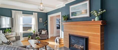 Smart TV, fireplace, offices