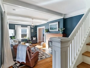 Smart-TV, Kamin, Arbeitsbereiche