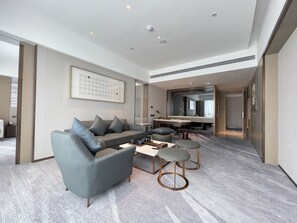 Luxury-Suite, 1 King-Bett