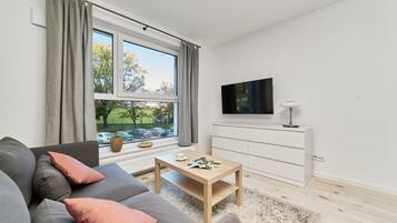 Studio, Balcony | Living room