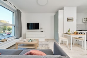 Studio, Balcony | Living room