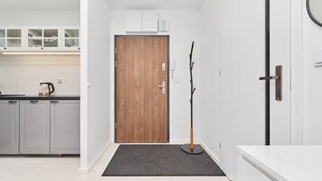 Studio, Balcony | Private kitchen | Dishwasher, cookware/dishes/utensils