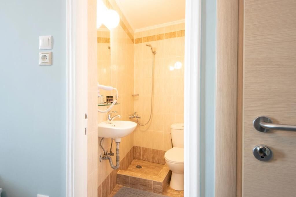 Photo - Phaedra Hotel