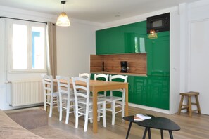 Family Cottage, 2 Bedrooms, Accessible | Private kitchen | Espresso maker, highchair - Domaine Du Marquenterre (Saint-Quentin-en-Tourmont)