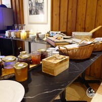 Desayuno buffet diario (EUR 10 por persona)