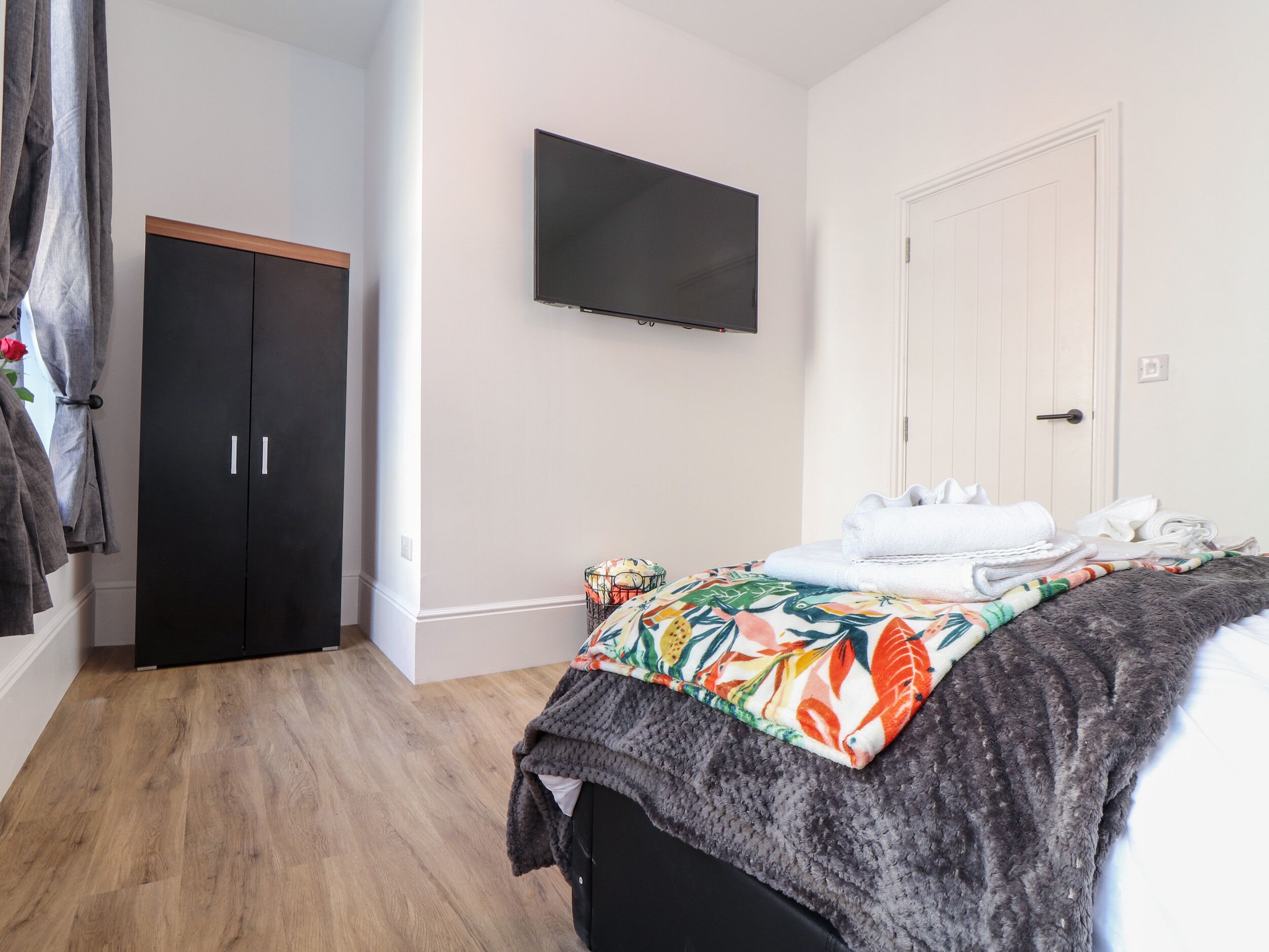 2 slaapkamers, individueel gedecoreerd, individueel gemeubileerd