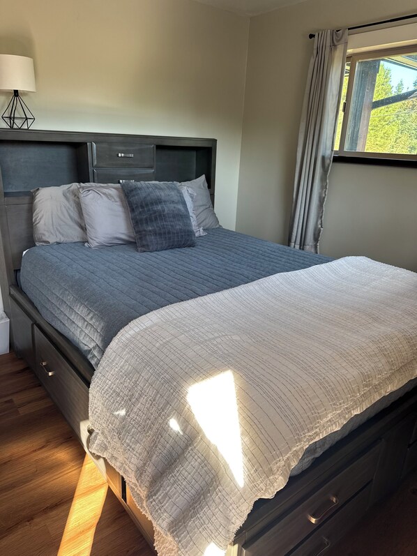 1 غرفة نوم ومكتب وواي فاي مجانًا وملاءات أسرّة