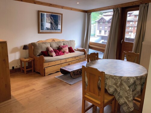 Cosy 6-bed apartment in the center of the resort