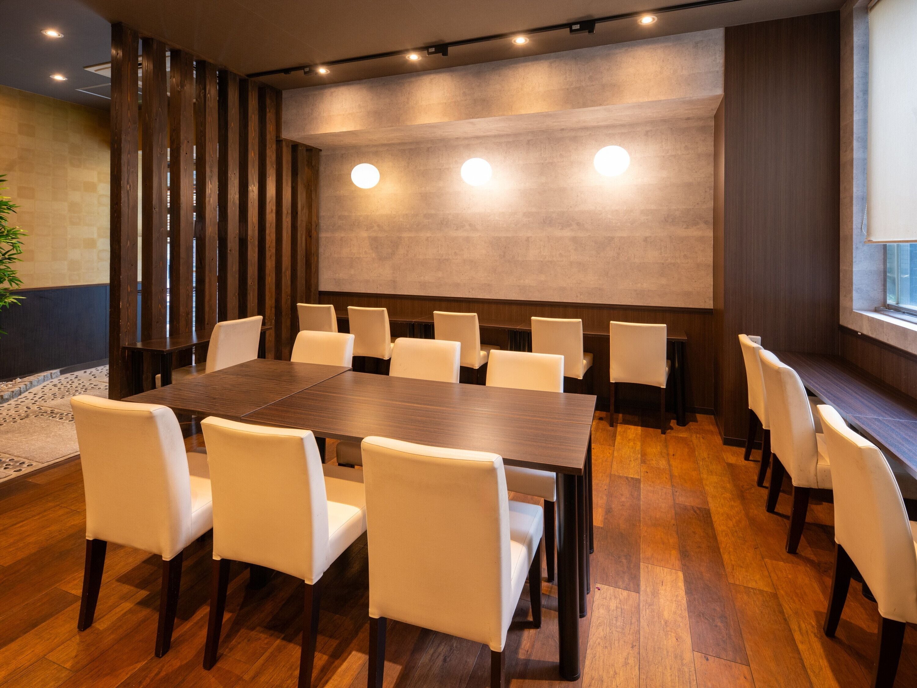 Daily buffet breakfast for a fee