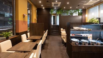 Daily buffet breakfast for a fee