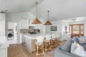 Interior - The Pelzer House (Mount Pleasant)