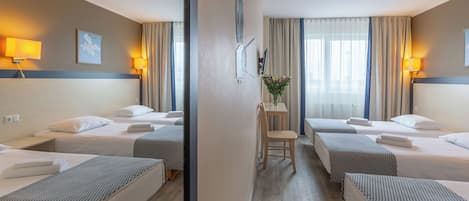 Triple Room | Hypo-allergenic bedding, desk, laptop workspace, blackout drapes