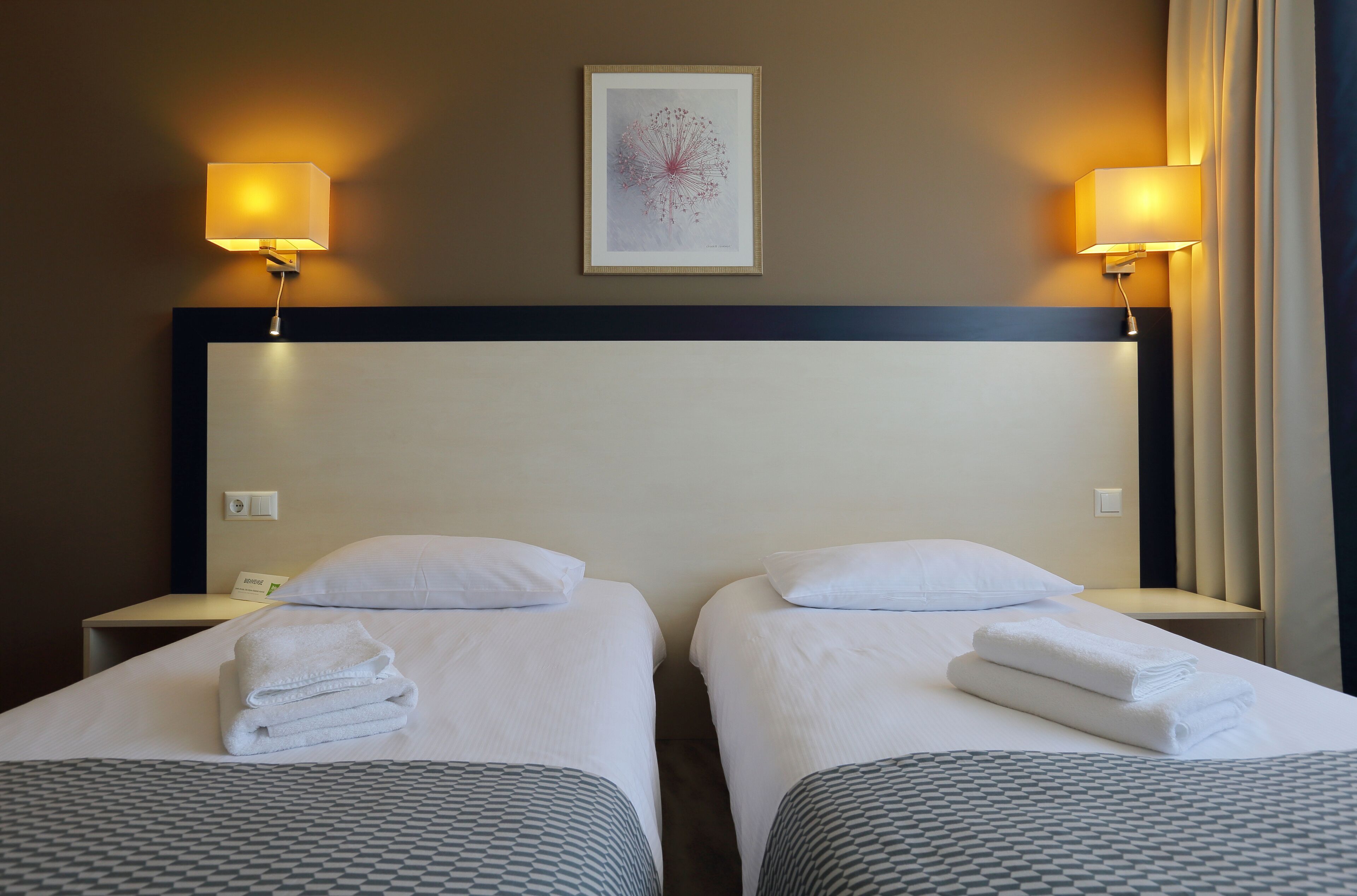 Ropa de cama hipoalergénica y escritorio