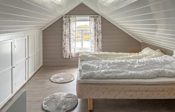 3 bedrooms, travel crib, free WiFi