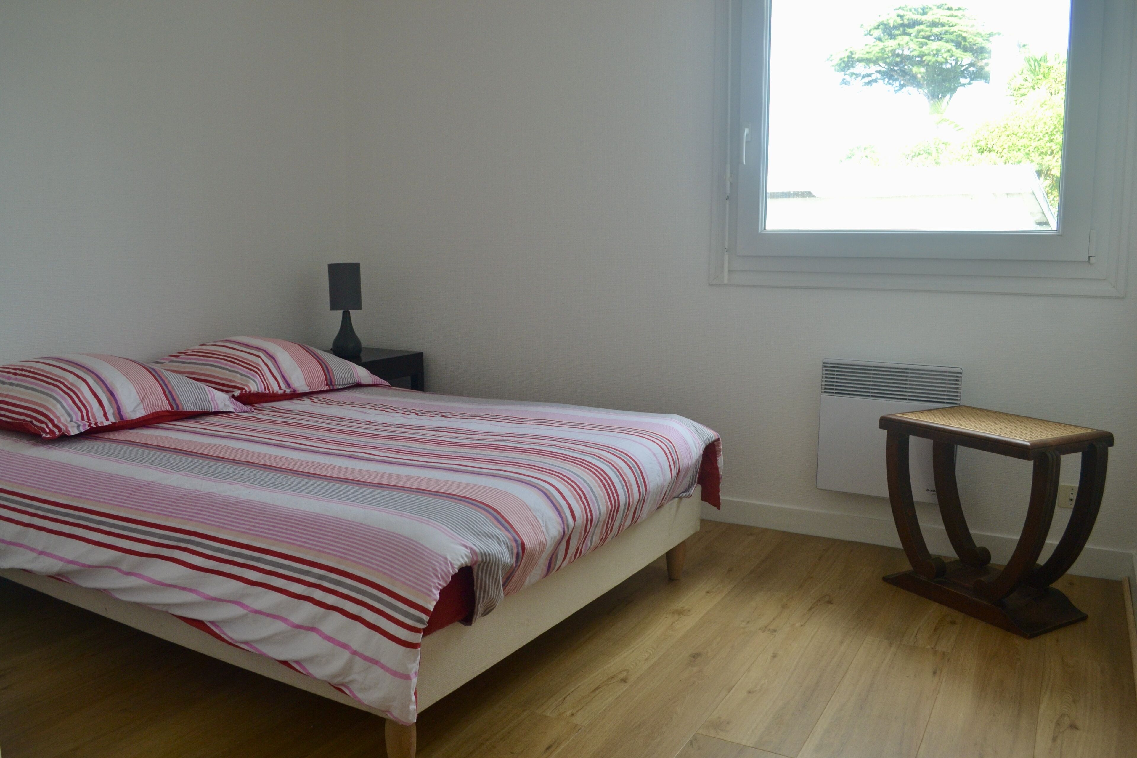 4 chambres, fer et planche à repasser, Wi-Fi, draps fournis