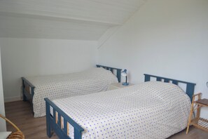 4 slaapkamers, een strijkplank/strijkijzer, wifi, beddengoed